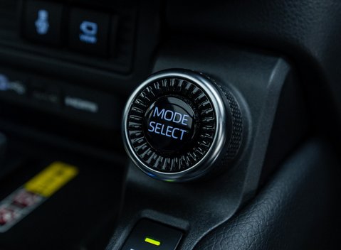 Toyota Land Cruiser Invincible 33