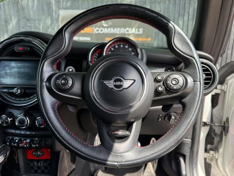 Mini Hatch JOHN COOPER WORKS 24