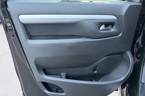 Toyota Proace Verso D-4D L2 VIP - 7 SEATER - AUTOMATIC  17