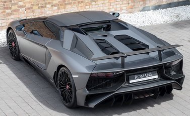 Lamborghini Aventador SV LP 750-4 Roadster 12