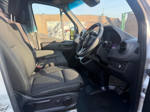 Mercedes-Benz Sprinter 2.0 319 CDI HD Premium Panel Van 5dr Diesel G-Tronic RWD L2 H2 Euro 6 (s/s) 9