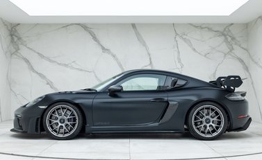 Porsche Cayman GT4 RS (718) 2