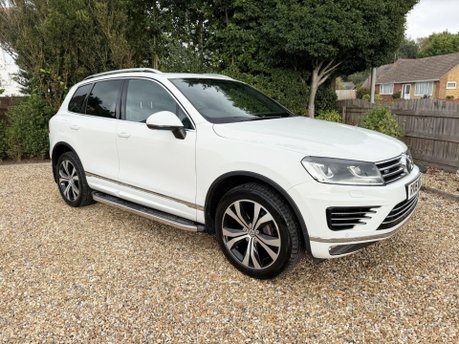 Volkswagen Touareg 3.0 TDI V6 BlueMotion Tech R-Line Tiptronic 4WD Euro 6 (s/s) 5dr 4