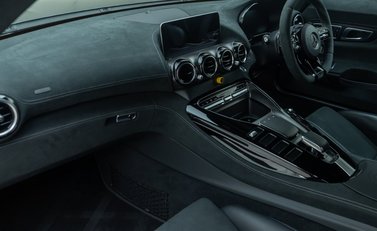 Mercedes-Benz Amg GT BLACK SERIES 17