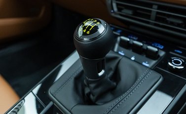 Porsche 911 GT3 Touring (992) 33