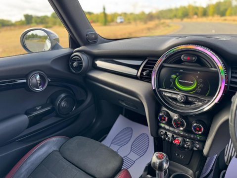 Mini Hatch 2.0 John Cooper Works Euro 6 (s/s) 3dr 73