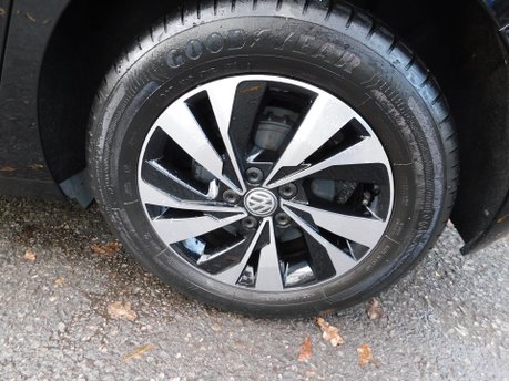 Volkswagen Polo 1.0 MATCH TSI 5 Dr 12