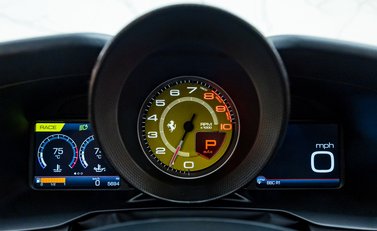 Ferrari F8 SPIDER 24