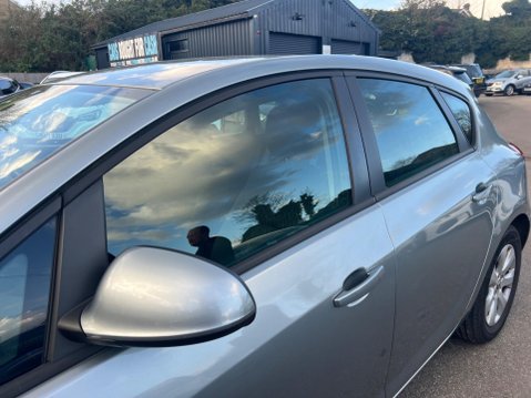 Vauxhall Astra 1.6i Design Euro 6 5dr 15