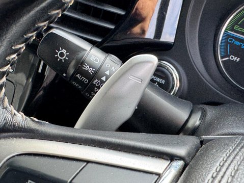 Mitsubishi Outlander 2.4h TwinMotor 13.8kWh 4h CVT 4WD Euro 6 (s/s) 5dr 21