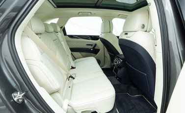 Bentley Bentayga Speed 14