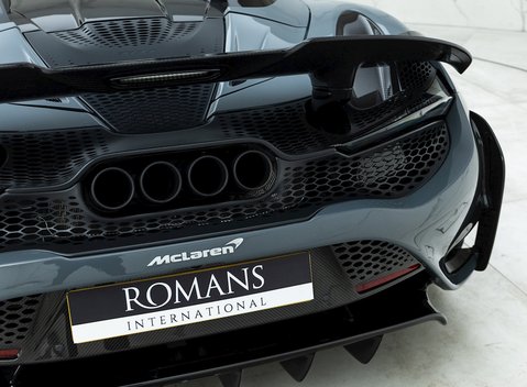 McLaren 765LT Spider 33