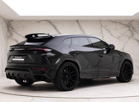 Lamborghini Urus 24
