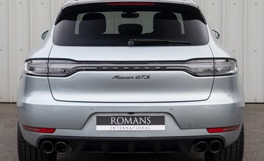 Porsche Macan GTS 5