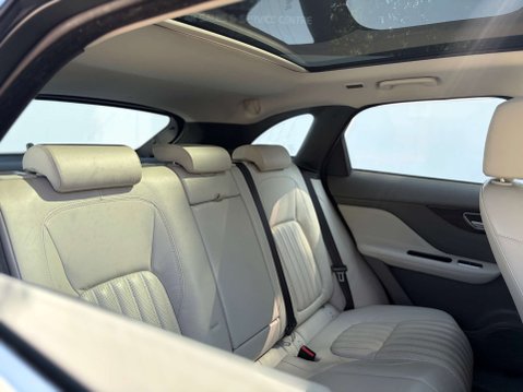 Jaguar F-Pace 2.0 F-PACE Portfolio AWD D Auto 4WD 5dr 11