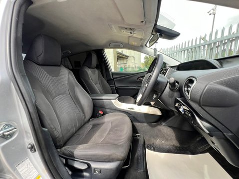 Toyota Prius VVT-I ACTIVE 31