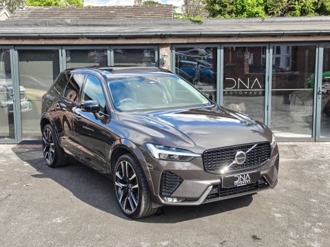 Volvo XC60 2.0 XC60 Ultimate B5 MHEV AWD Auto 4WD 5dr 8