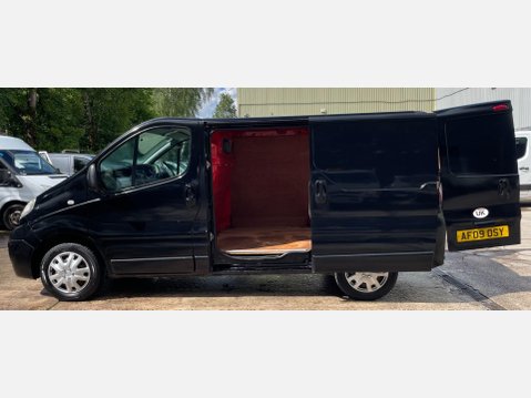 Renault Trafic 2.0 TD dCi SL27 Sport Panel Van 4dr Diesel Manual L1 H1 (214 g/km, 115 bhp) 16