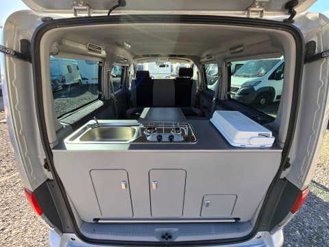 Mazda B Friendee Aero City Runner 3