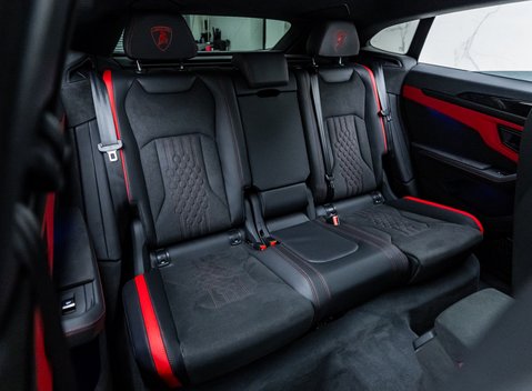 Lamborghini Urus SE 18