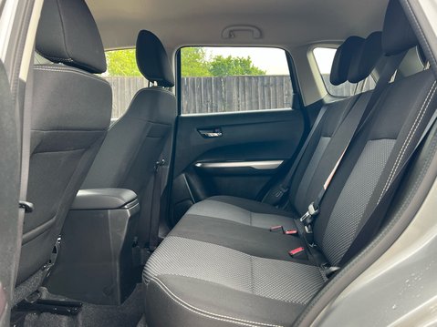 Suzuki Vitara SZ-T BOOSTERJET MHEV 9