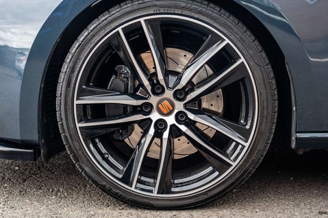 SEAT Leon 2.0 Leon Cupra Luxury 290 TSi Semi-Auto 5dr 40
