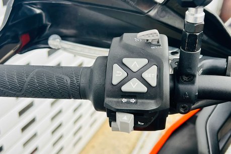 KTM Adventure 890 Adventure 10