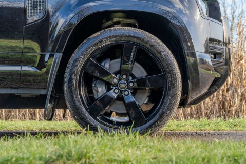 Land Rover Defender P400e XS Edition 6