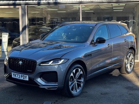 Jaguar F-Pace R-DYNAMIC HSE BLACK 12