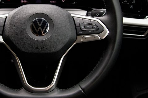 Volkswagen Golf LIFE TSI 19