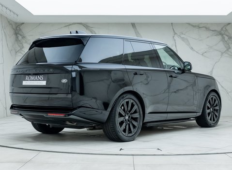 Land Rover Range Rover P510e First Edition 3