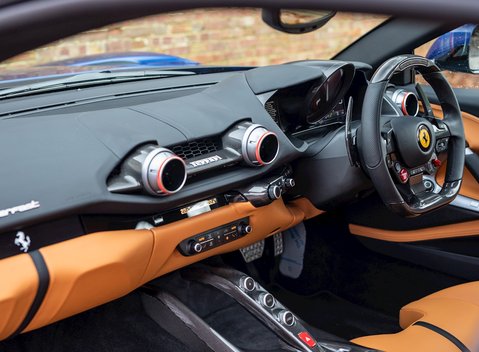 Ferrari 812 Superfast 14