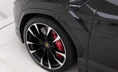 Lamborghini Urus V8 27