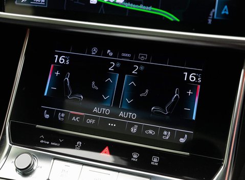 Audi RS6 Avant Carbon Black 16