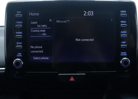 Toyota Yaris 1.5 Yaris Design HEV CVT 5dr 29