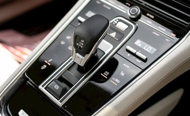 Porsche Panamera Turbo Sport Turismo 20