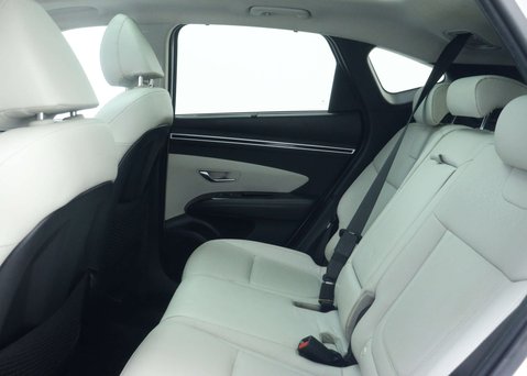 Hyundai TUCSON 1.6 h T-GDi 13.8kWh Ultimate SUV 5dr Petrol Plug-in Hybrid Auto 4WD Euro 6 60