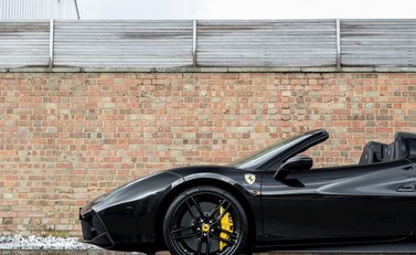 Ferrari 488 Spider 28