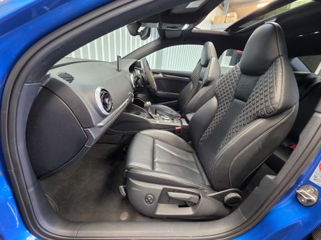 Audi RS3 2.5 TFSI Saloon 4dr Petrol S Tronic quattro Euro 6 (s/s) (400 ps) 9