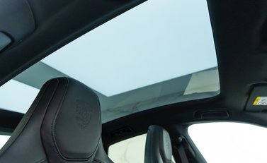 Porsche Taycan 4S 11