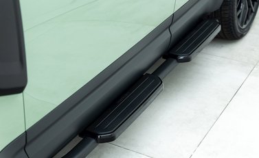 Land Rover Defender 110 75th Anniversary P400e 28