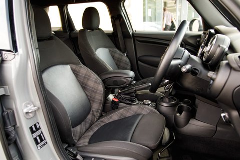 Mini Hatch COOPER 26