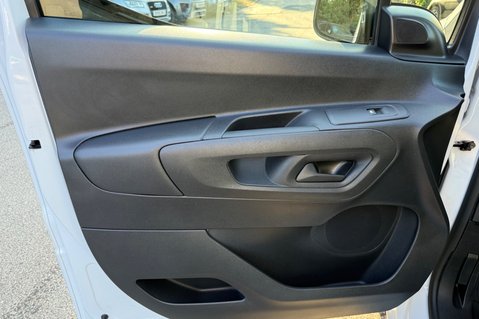 Toyota Proace City L1 DESIGN - NO VAT - AUTO - 1.5 DIESEL - REVERSE CAM - CARPLAY 18