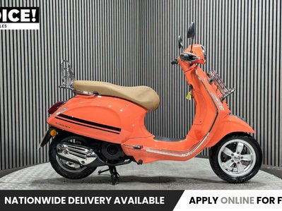 Piaggio Vespa Primavera 2018 ONLY 13K LONG MOT GREAT COLOUR SCHEME 125CC SCOOTER