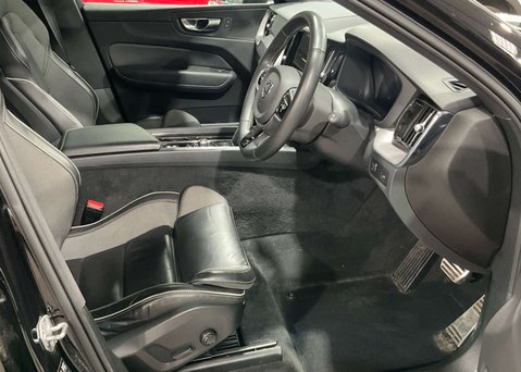 Volvo XC60 2.0 B5 MHEV R-Design SUV 5dr Petrol Hybrid Auto Euro 6 (s/s) (250 ps) 10