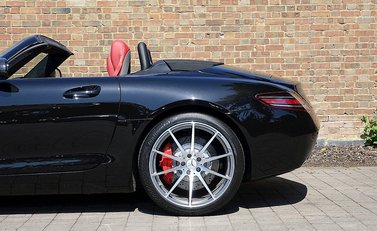 Mercedes-Benz SLS AMG Roadster 16