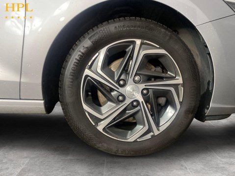 Hyundai i30 1.0 T-GDi MHEV SE Connect Hatchback 5dr Petrol Hybrid DCT Euro 6 (s/s) (120 10