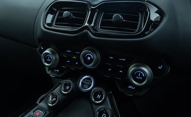 Aston Martin V8 Vantage 20