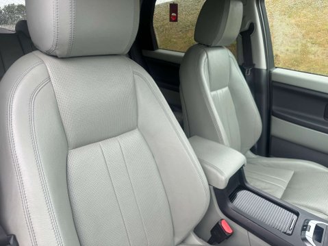 Land Rover Discovery Sport 2.0 Discovery Sport SE Tech TD4 Auto 4WD 5dr 8