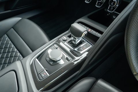 Audi R8 5.2 FSI V10 Performance Carbon Black Coupe 2dr Petrol S Tronic quattro Euro 42